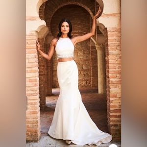 NWT Sherri hill formal size 4 brand new with tags IN BLACK